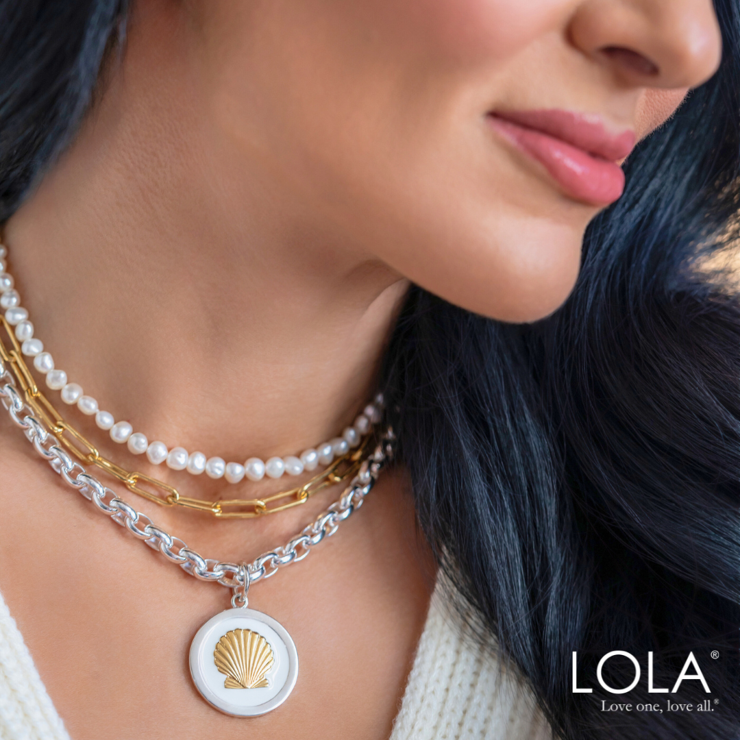 Lola Pendant Shell