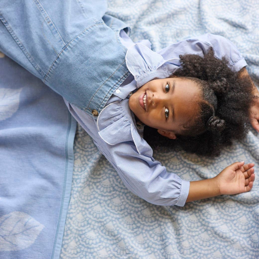 Seaside Scallops Fog Blanket
