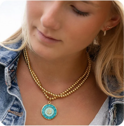 Lola Pendant Family Knot